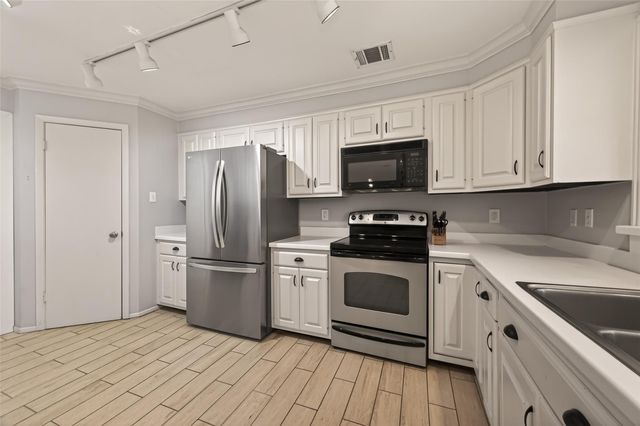 10807 Oasis Drive, Houston, TX 77096