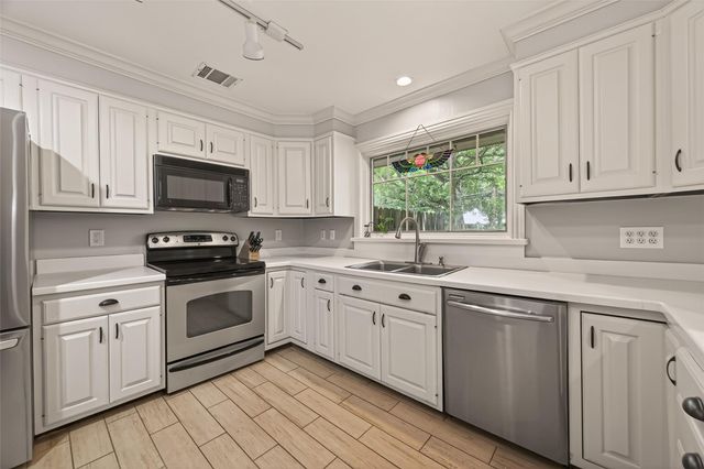 10807 Oasis Drive, Houston, TX 77096