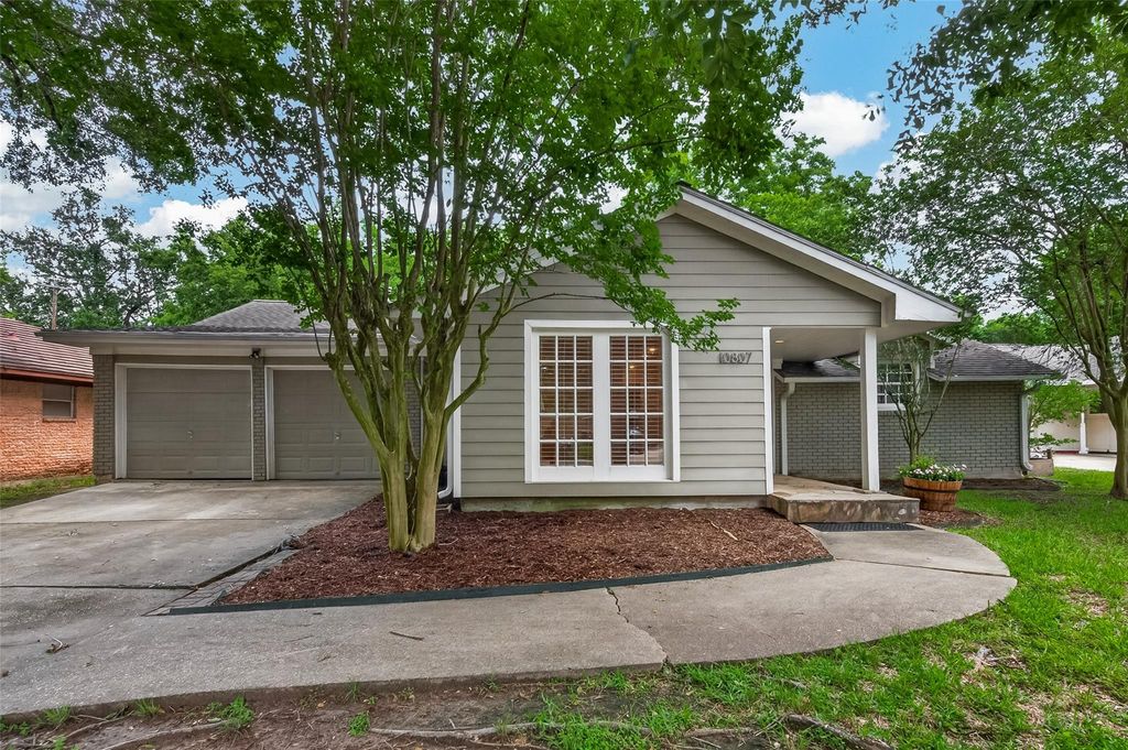 10807 Oasis Drive, Houston, TX 77096