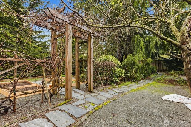 2325 172nd Place SE, Bothell, WA 98012