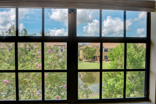 10385 Wellington Parc Drive, Wellington, FL 33449