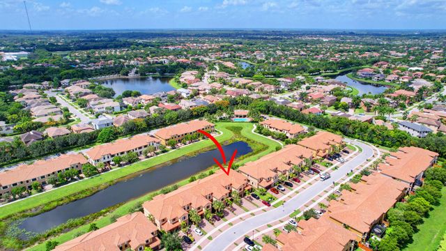 10385 Wellington Parc Drive, Wellington, FL 33449