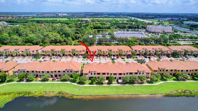 10385 Wellington Parc Drive, Wellington, FL 33449