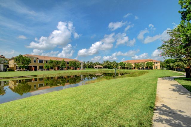 10385 Wellington Parc Drive, Wellington, FL 33449