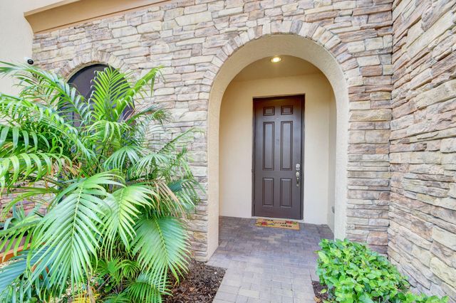 10385 Wellington Parc Drive, Wellington, FL 33449