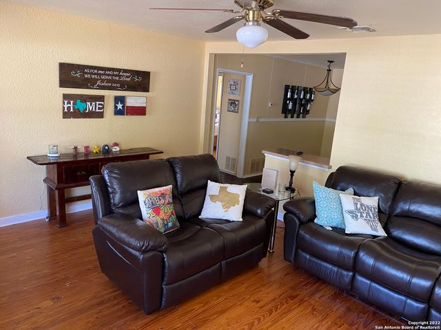 427 Turner, Boerne, TX 78006