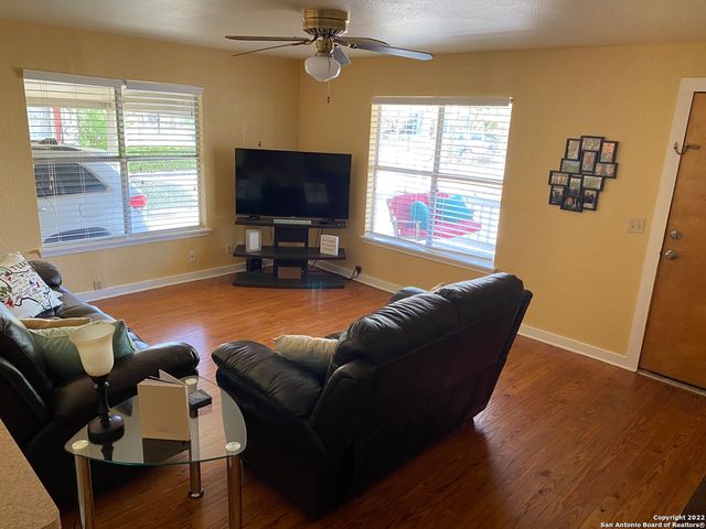 427 Turner, Boerne, TX 78006