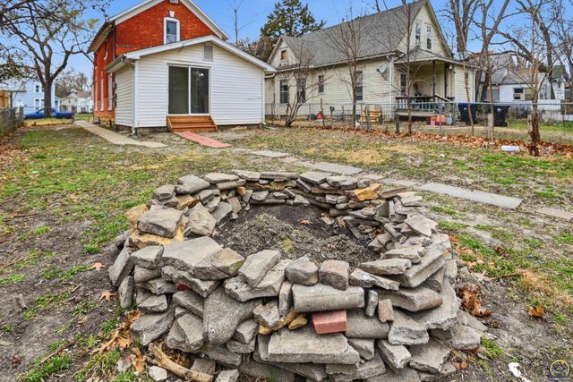 420 SW Clay ST, Topeka, KS 66606