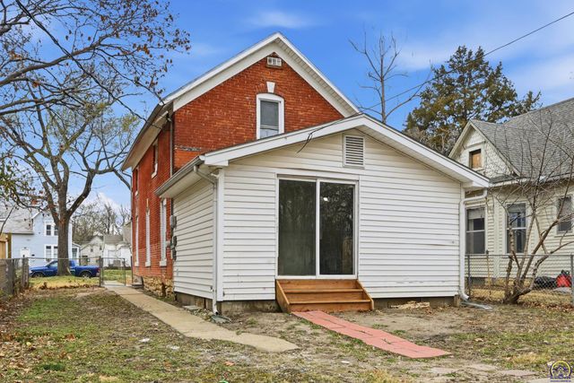 420 SW Clay ST, Topeka, KS 66606