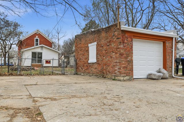 420 SW Clay ST, Topeka, KS 66606