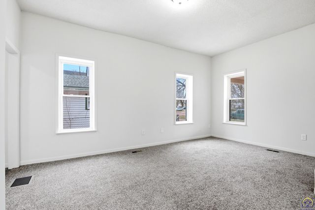 420 SW Clay ST, Topeka, KS 66606