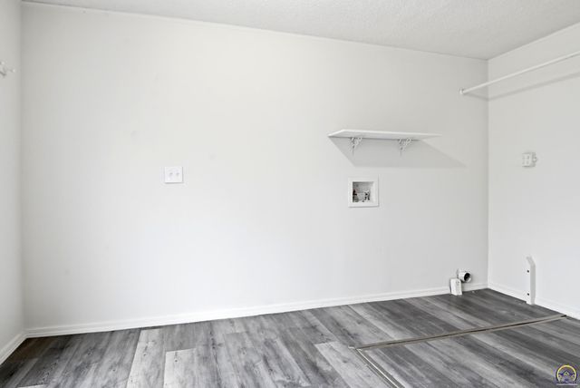 420 SW Clay ST, Topeka, KS 66606