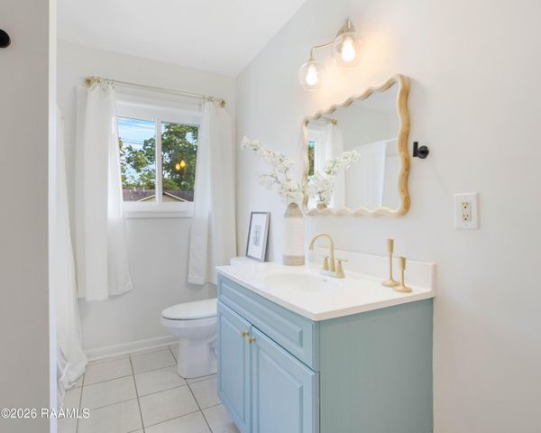 220 Woodvale Avenue, Lafayette, LA 70503