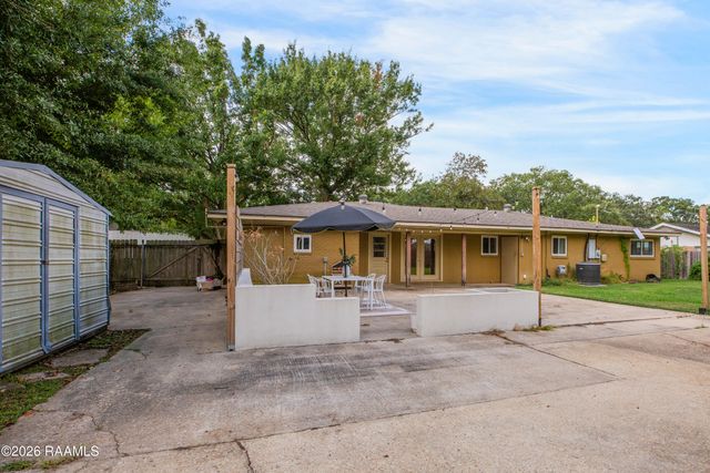 220 Woodvale Avenue, Lafayette, LA 70503
