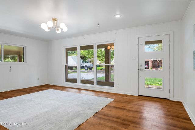 220 Woodvale Avenue, Lafayette, LA 70503