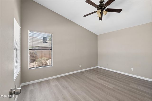 11904 N 76th Lane, Peoria, AZ 85345