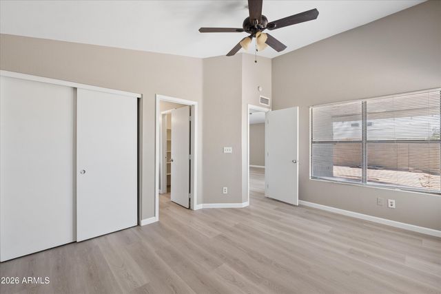 11904 N 76th Lane, Peoria, AZ 85345