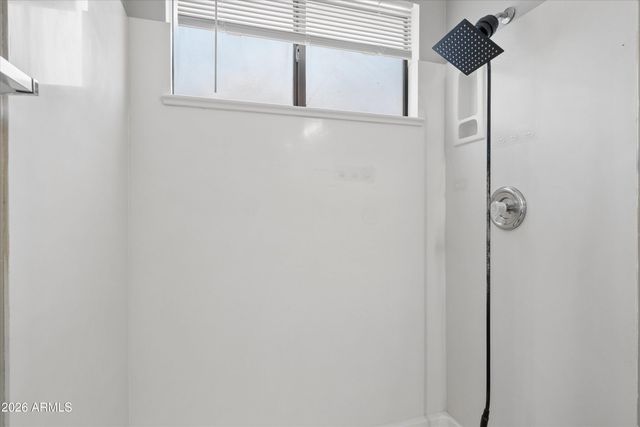 11904 N 76th Lane, Peoria, AZ 85345