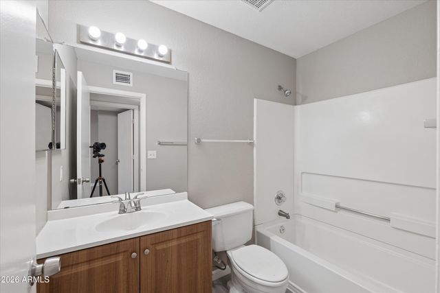 11904 N 76th Lane, Peoria, AZ 85345