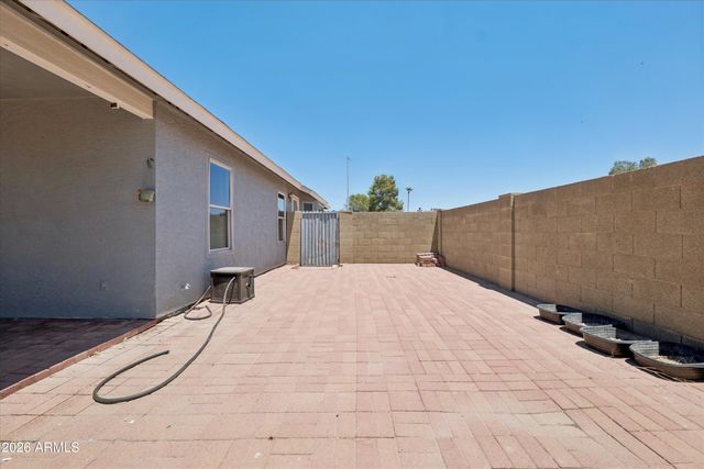 11904 N 76th Lane, Peoria, AZ 85345