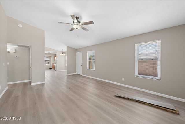11904 N 76th Lane, Peoria, AZ 85345