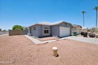 11904 N 76th Lane, Peoria, AZ 85345
