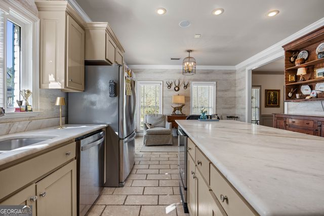 5 Moss Trail Circle, Valdosta, GA 31602