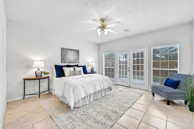 1408 S Friendswood Drive 101, Friendswood, TX 77546