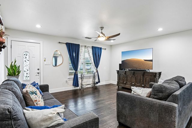 215 Tanco Lane, Duncanville, TX 75116