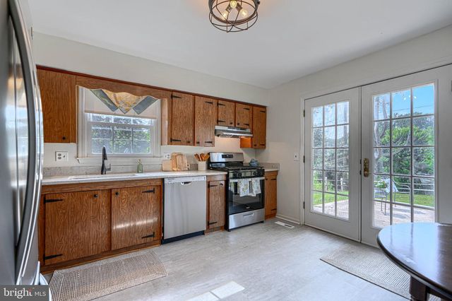 6 FIREOAK CT, Cockeysville, MD 21030