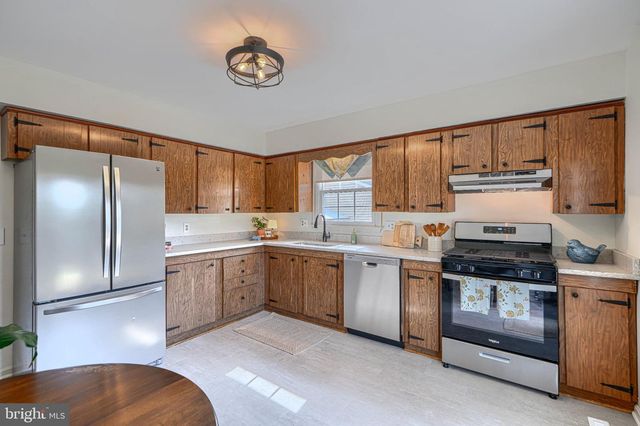 6 FIREOAK CT, Cockeysville, MD 21030