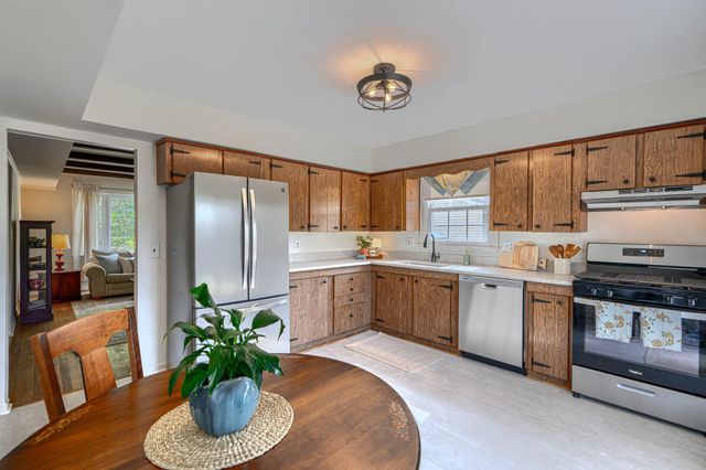 6 FIREOAK CT, Cockeysville, MD 21030