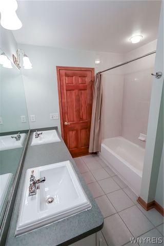 5511 Old Lake Shore Road, Hamburg, NY 14085