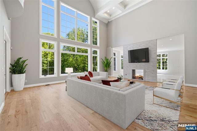 80 Church Street, Alpine, NJ 07620