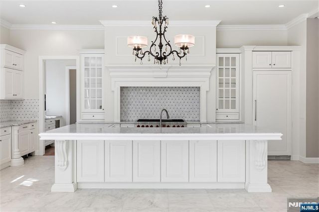 80 Church Street, Alpine, NJ 07620