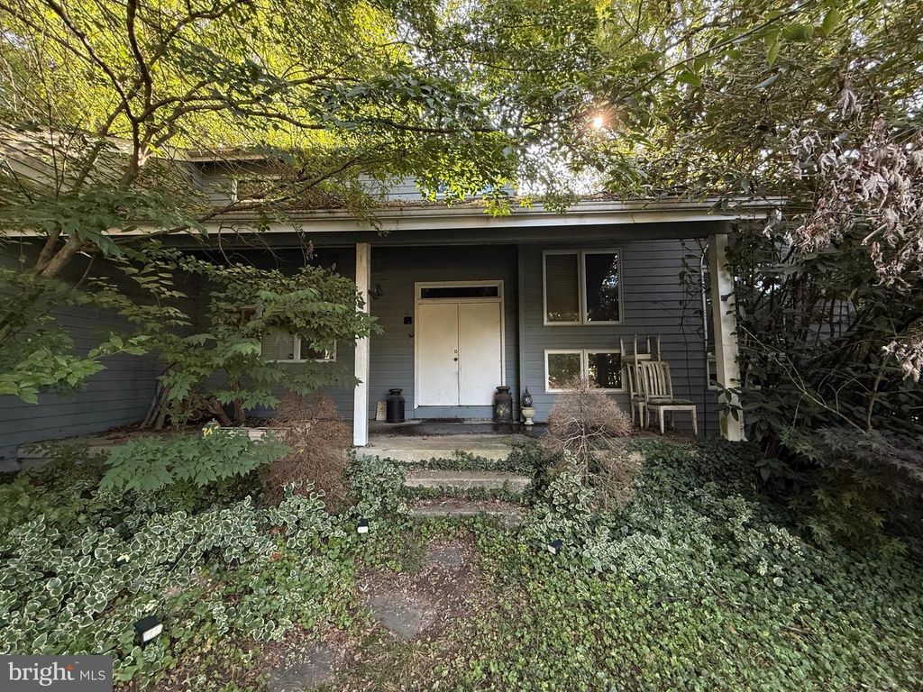 70 COURTNEY LN, Media, PA 19063