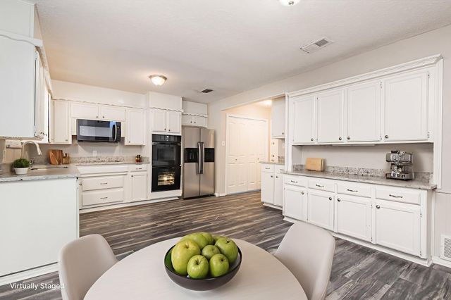 736 Springhill Drive, Hurst, TX 76054