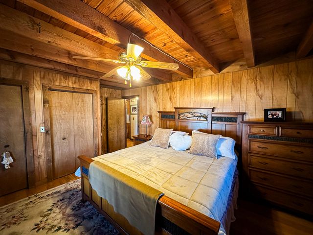 766 Old Flat Lick School Road, Flat Lick, KY 40935