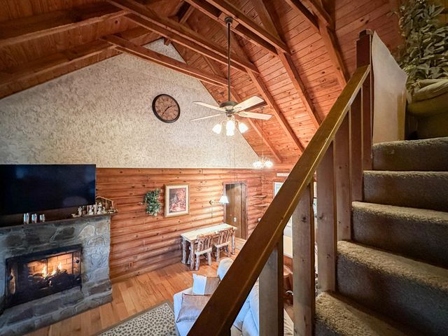 766 Old Flat Lick School Road, Flat Lick, KY 40935