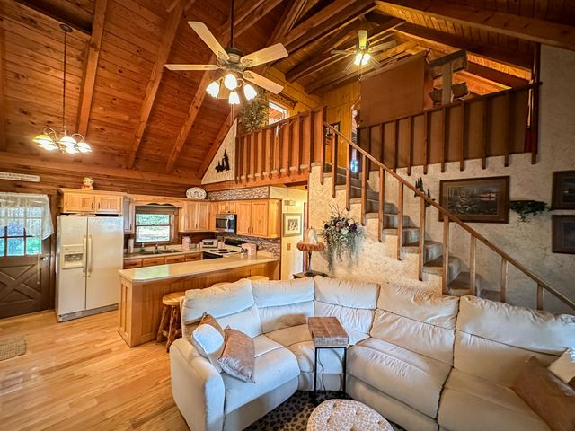 766 Old Flat Lick School Road, Flat Lick, KY 40935