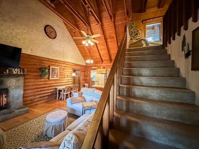 766 Old Flat Lick School Road, Flat Lick, KY 40935