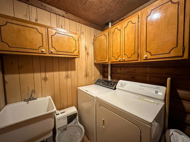 766 Old Flat Lick School Road, Flat Lick, KY 40935