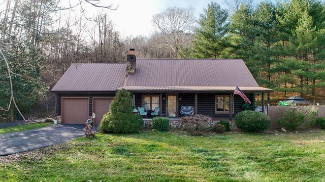 766 Old Flat Lick School Road, Flat Lick, KY 40935