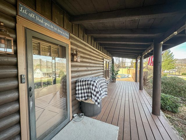 766 Old Flat Lick School Road, Flat Lick, KY 40935