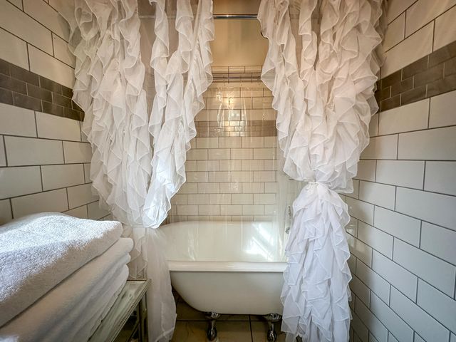 766 Old Flat Lick School Road, Flat Lick, KY 40935