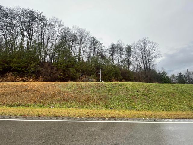 766 Old Flat Lick School Road, Flat Lick, KY 40935