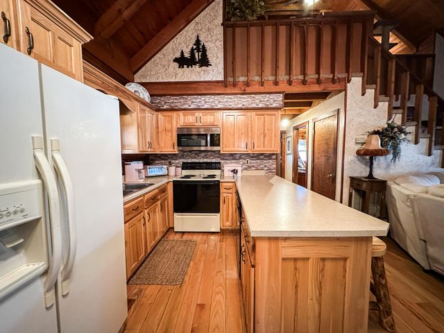 766 Old Flat Lick School Road, Flat Lick, KY 40935