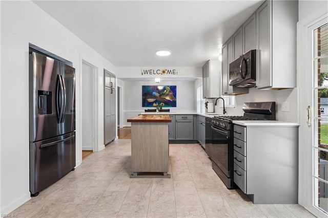 3409 Freemason DR, Portsmouth, VA 23703
