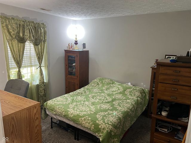 3821 Gray Pond Court, Indianapolis, IN 46237