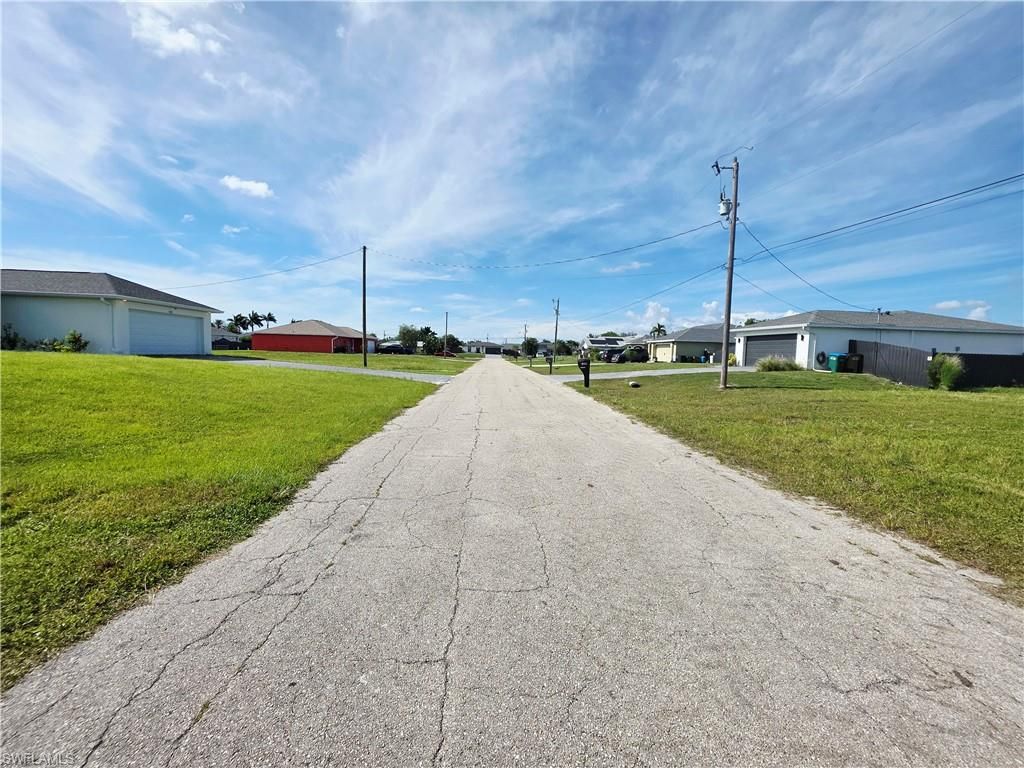 Image 5 of property listing at 1216 NW 14th PL, Cape Coral, FL 33993
